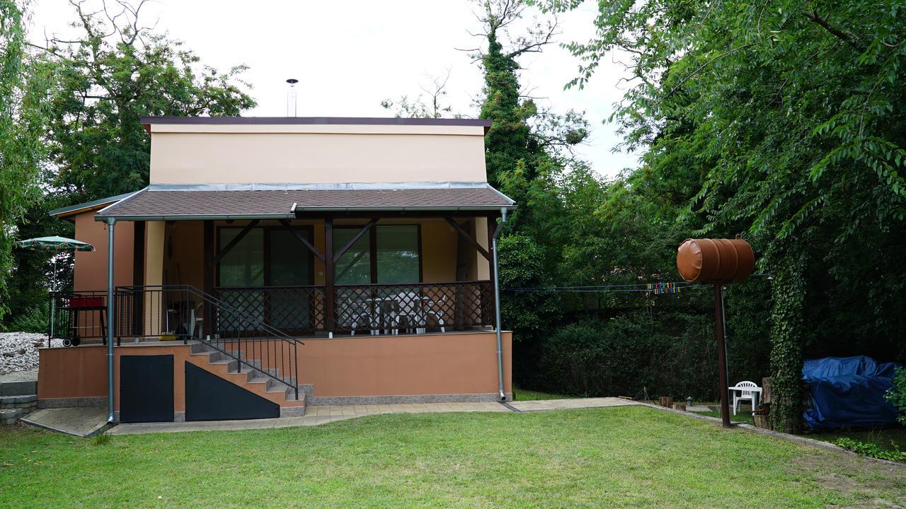 Tobo House Along The River Danube Radvan nad Dunajom Exterior photo